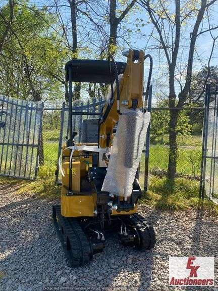 UNUSED MINI EXCAVATOR MODEL H15R