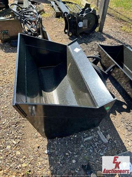 UNUSED HYDRAULIC TILT BUCKET