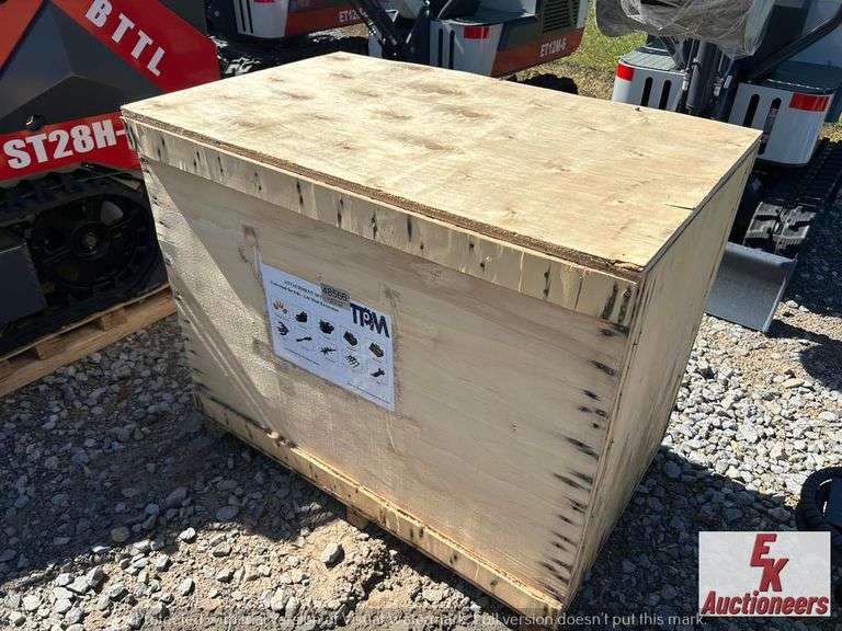 UNUSED MINI EXCAVATOR ATTACHMENTS