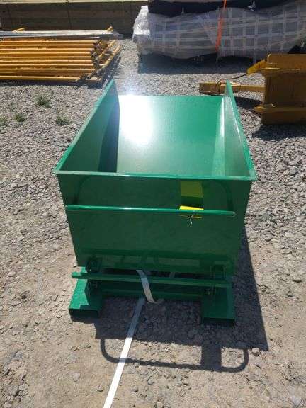 UNUSED SELF DUMPING HOPPER