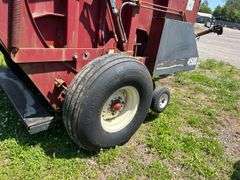 M & W 4500 ROUND BALER
