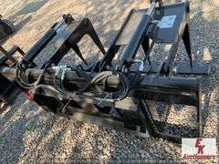 UNUSED SKID STEER 72" GRAPPLE