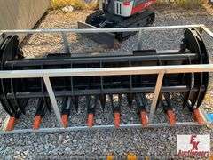 UNUSED SKID STEER QUICK ATTACH 78" GRAPPLE