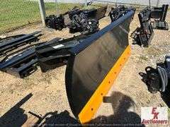 UNUSED SKID STEER QUICK ATTACH 71" SNOW PLOW