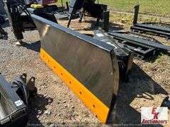 UNUSED SKID STEER QUICK ATTACH 71" SNOW PLOW