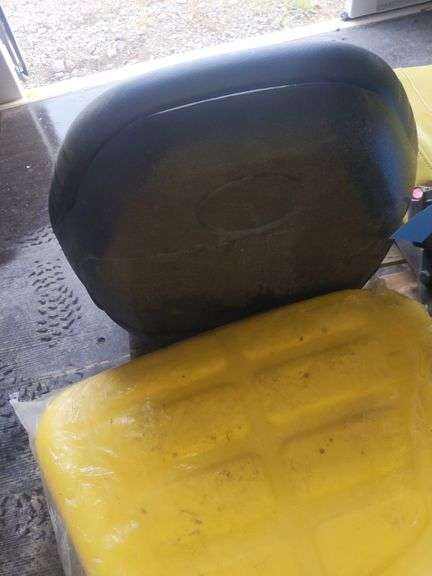 BLACK TRACTOR SEAT