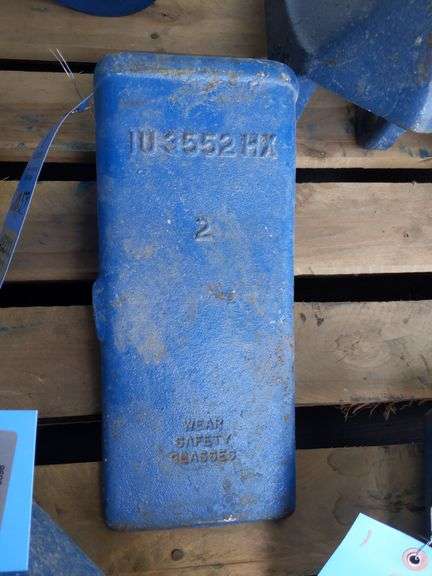 QTY (2) HENSLEY IU3552 HX BUCKET TOOTH