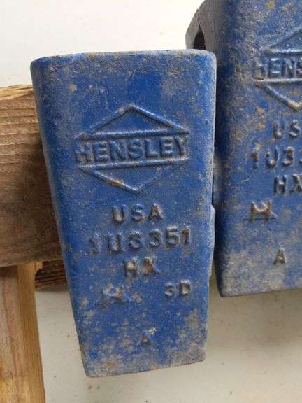 QTY (8) HENSLEY USA 1U3351 BUCKET TEETH