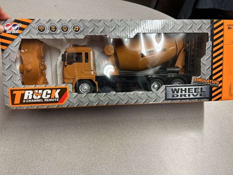 UNUSED REMOTE CONTROLLED CONCRETE TRUCK