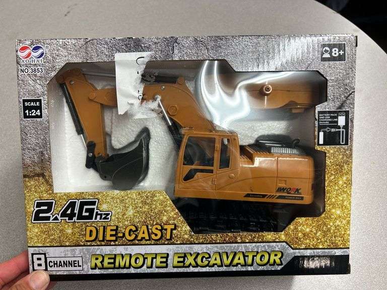 UNUSED DIE CAST REMOTE CONTROL EXCAVATOR