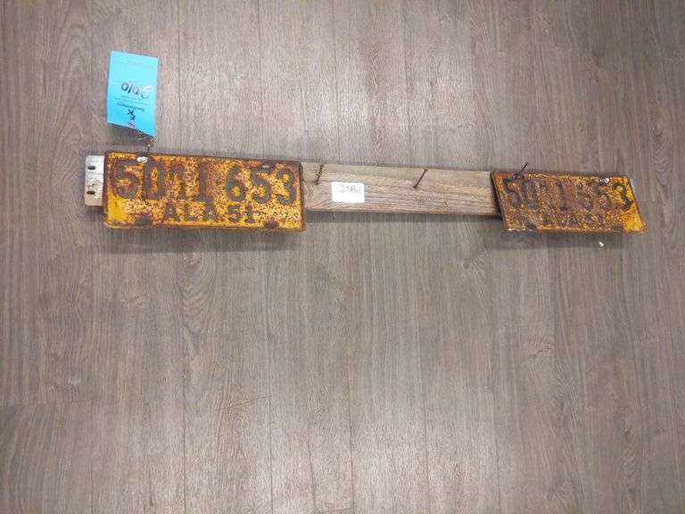(2) VINTAGE LICENSE PLATES