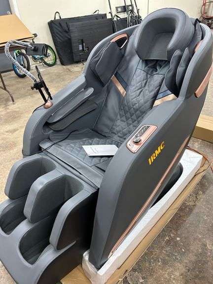 UNUSED IRMC MASSAGE CHAIR