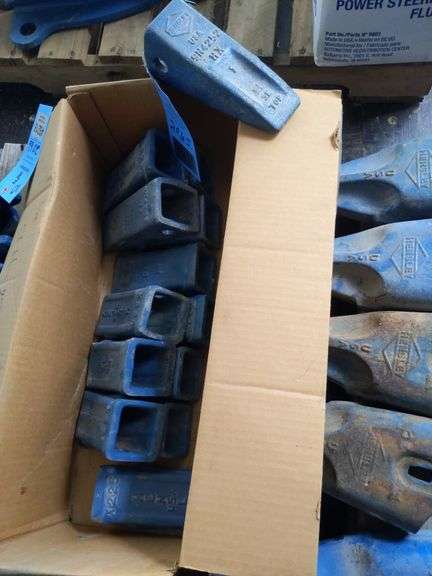 QTY (13) HENSLEY X225 BUCKET TEETH