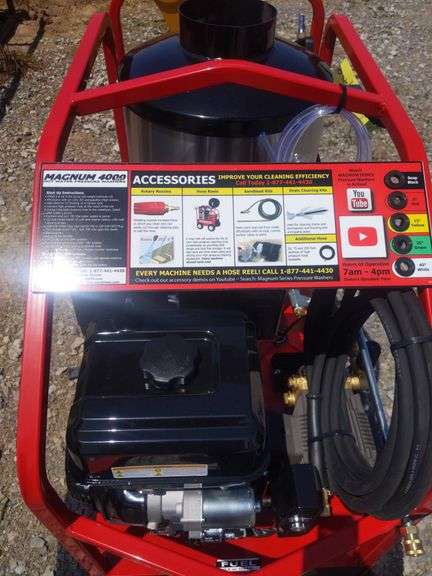UNUSED MAGNUM 4000 GOLD HOT WATER PRESSURE WAHSER