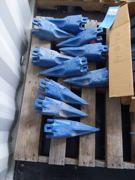 QTY (10) HENSLEY 46-VIP HX BUCKET TEETH