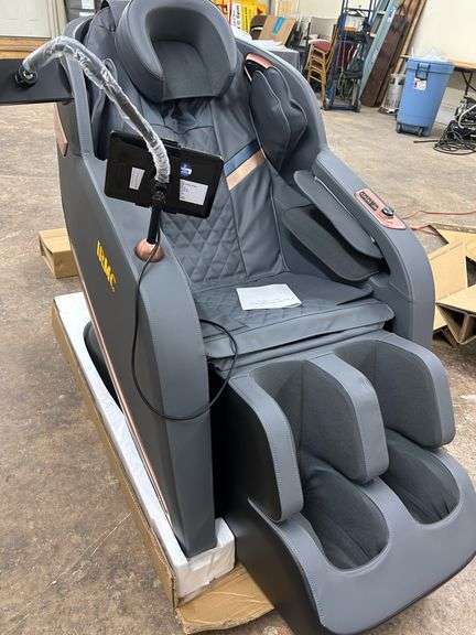 UNUSED IRMC MASSAGE CHAIR