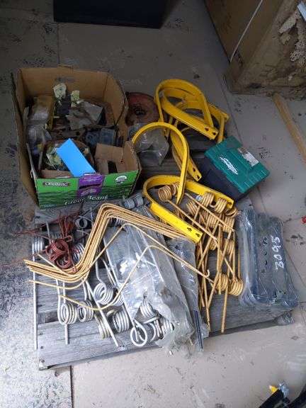 PALLET OF HAY EQUIPMENT PARTS