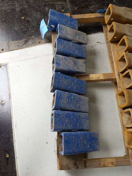 QTY (8) HENSLEY USA 1U3351 BUCKET TEETH