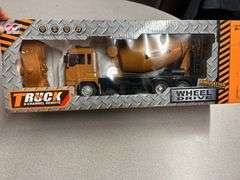 UNUSED REMOTE CONTROLLED CONCRETE TRUCK