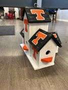 UNIVERSITY OF TN HANDMADE 20"X16"X16" BIRDHOUSE--TUNNEL TO TOWERS DONATION