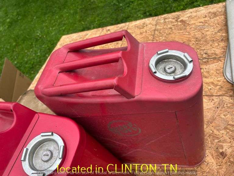 (2) RAMPAGE METAL GAS CANS