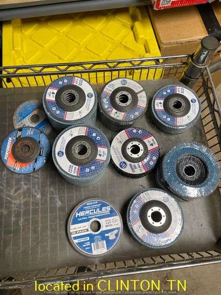 4.5" FLAP DISC WITH SNAP ON SAFETY HOOD