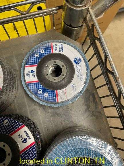 4.5" FLAP DISC WITH SNAP ON SAFETY HOOD