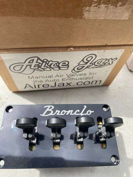 (2) AIRBAGS/(2) AIR JAX MANUAL AIR VALVES