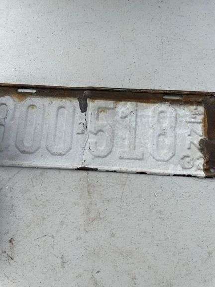 (3) TN 32 LICENSE PLATES