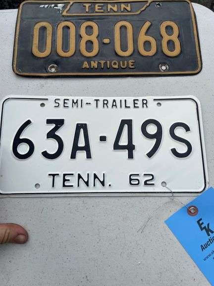(2) TN ANTIQUE & SEMI TRAILER LICENSE PLATES