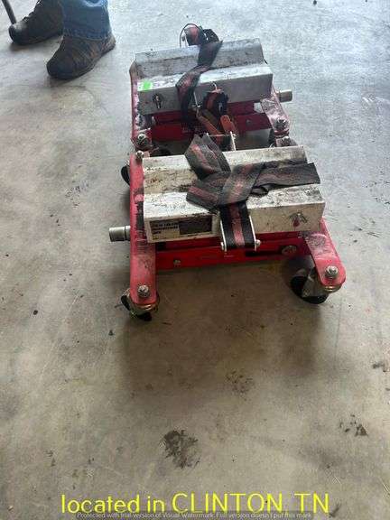 (2) PITTSBURGH 450LB LOW LIFT TRANSMISSION JACK