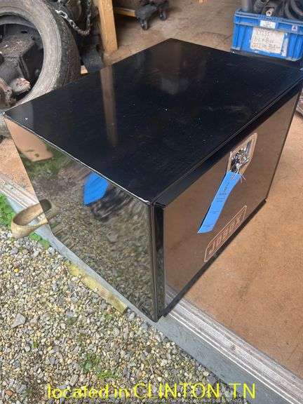 UNUSED JOBOX 18X18X24 UNDERBODY TOOLBOX-NO BOX