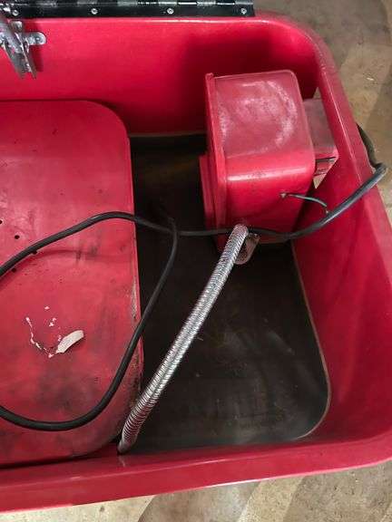 NORTHERN 20GAL PARTS WASHER-POWERED ON