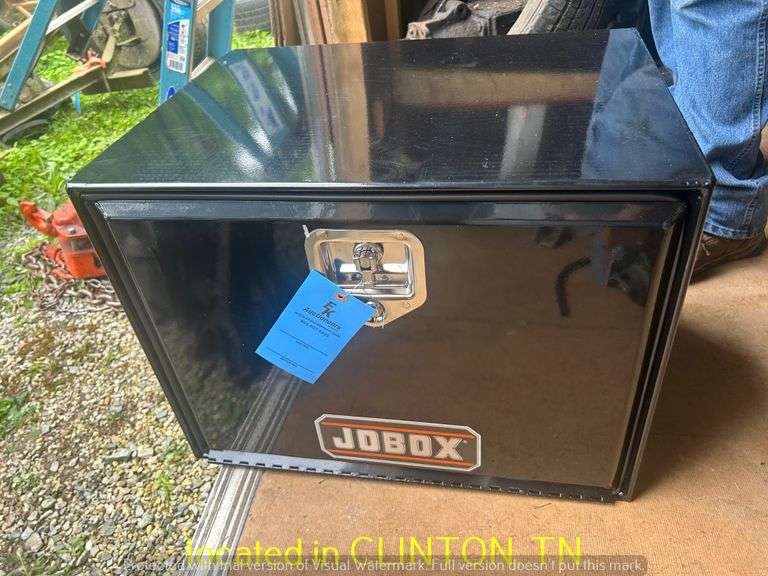 UNUSED JOBOX 18X18X24 UNDERBODY TOOLBOX-NO BOX