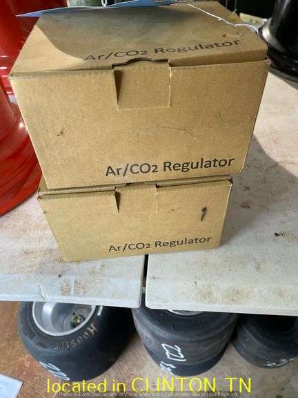 (2) UNUSED AR/CO2 REGULATORS