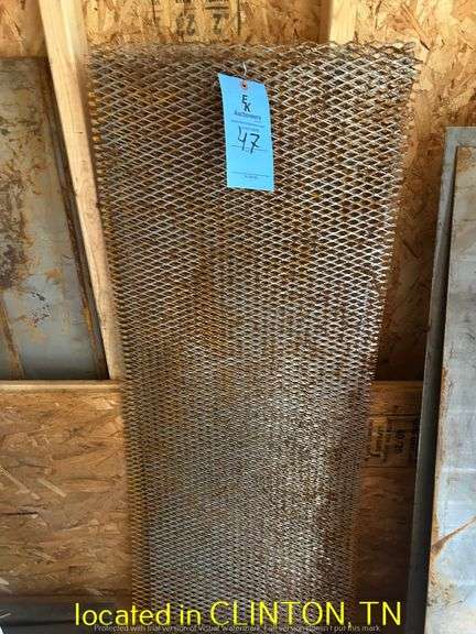 (5) 48"X19" EXPANDABLE METAL PIECES