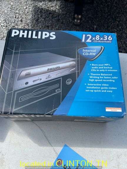 PHILLIPS DVD PLAYER WITH COBRA SPEAKER AND MIC
