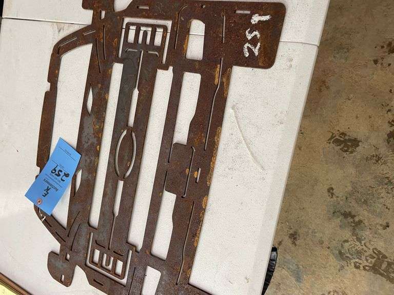 (2) STEEL CUTOUTS OF FORD & SUPER DUTY