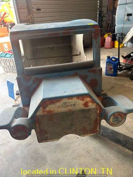 FIBERGLASS PANEL WAGON BODY