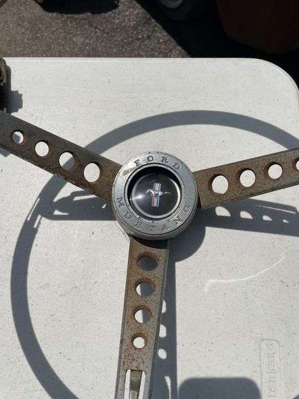 FORD MUSTANG STEERING WHEEL