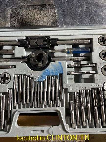 TAP & DIE SET IN CASE