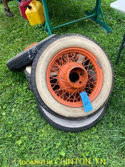 (5) BEDFORD FAMOUS COUCH 4PLY 5.25/5.50-18 METAL SPOKE WHEELS