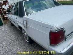 1989  FORD  Crown Victoria-NON RUNNER