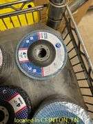 4.5" FLAP DISC WITH SNAP ON SAFETY HOOD