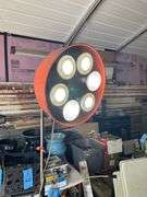 TALL SHOP LIGHT --WORKING