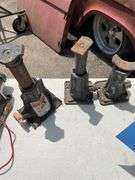 BOX OF FASTENERS/3 CAR JACKS/2 VAC PUMPS/JUGNUTS/SPARKPLUGS