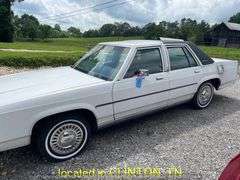 1989  FORD  Crown Victoria-NON RUNNER