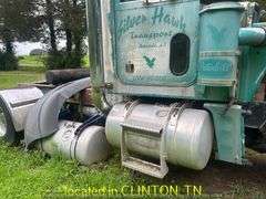 1975 PETERBILT 359-NON RUNNER