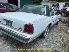 1989  FORD  Crown Victoria-NON RUNNER