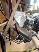 V8 FORD ENDINE WITH HOLLEY CARBURATOR ELDEBROCK HEAD ON STAND-OPERATION UNKNOWN